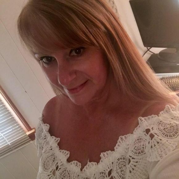 Meet your Posher, Pam - Picture 1 of 1